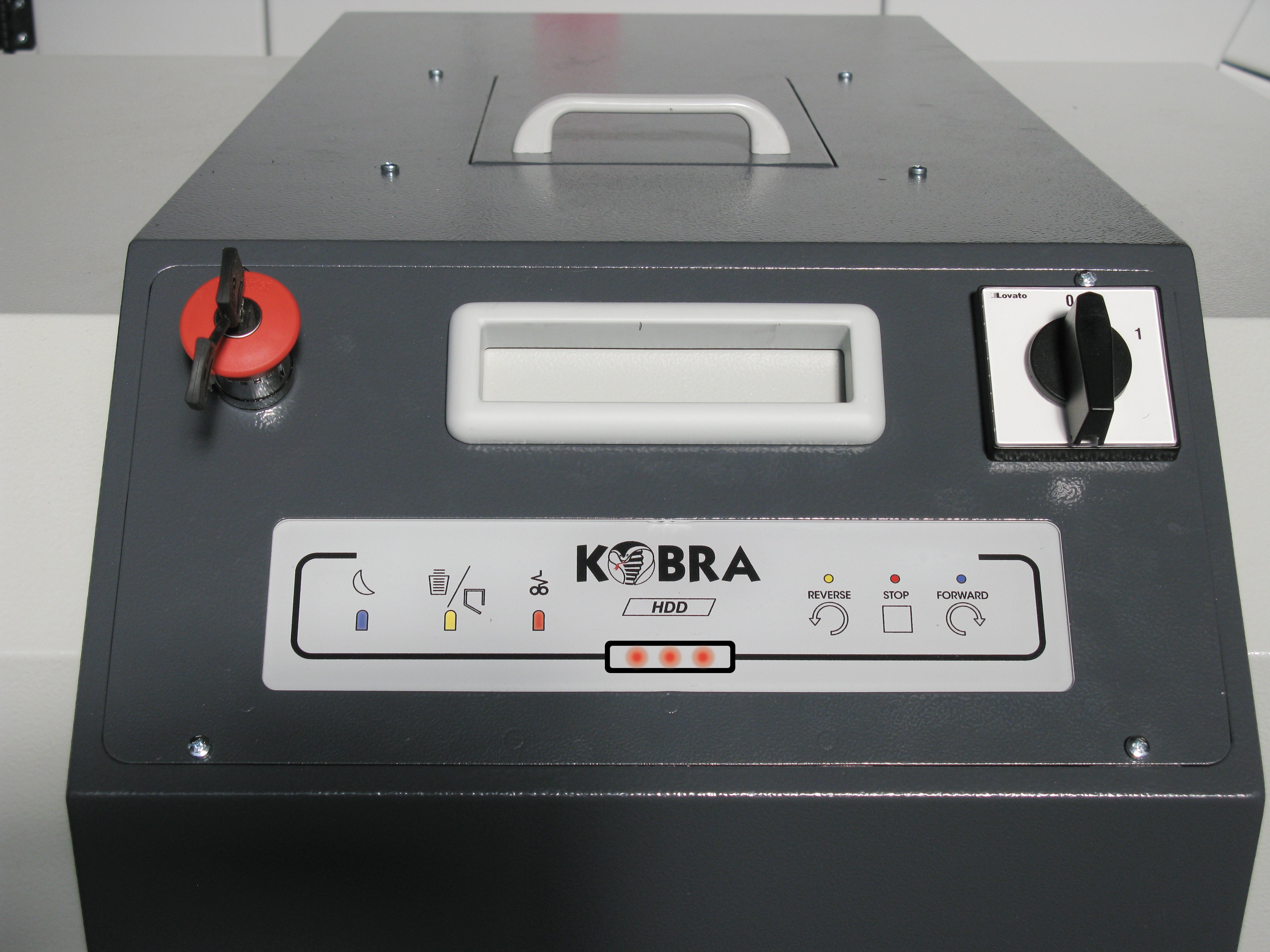 KOBRA HDD Sabit Disk Sürücü (HDD) İmha Makinesi